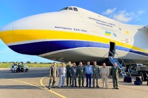 300 flight crew with Captain S.Tarasiuk