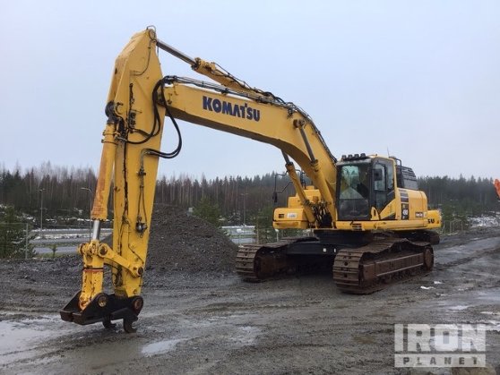 2017 Komatsu PC490LC 11 Tracked Excavator 558